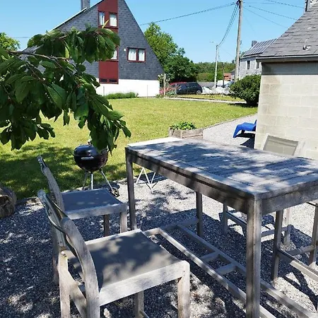 A L Ombre Des Tilleuls *